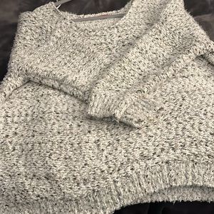 Warm soft sweater by Jennifer Lopez